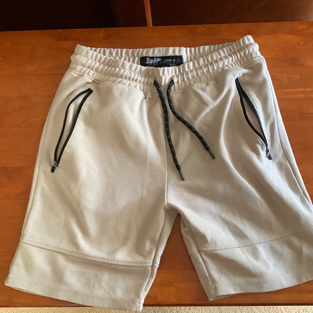Men’s shorts size small